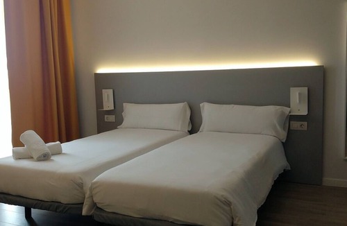 El Prat de Llobregat Hostel | Centre Esplai Hostel