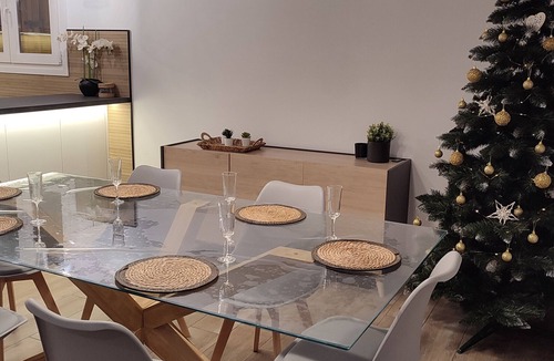 Castellnou de Bages Ski Chalet | Chalet 'Les Roques' with Mountain View, Wi-Fi and Air Conditioning