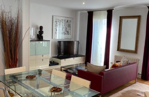 L'Antiga Esquerra de l'Eixample Apartment | Channing Apartment