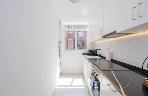 el Camp d'en Grassot i Gracia Nova Apartment | Charming 2 bedroom in Trendy Gracia, 5 mins from the metro and 10 from Sagrada Familia!