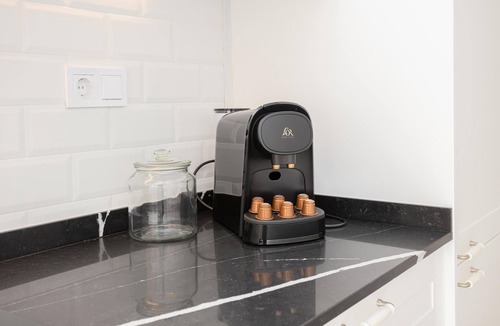 el Camp d'en Grassot i Gracia Nova Apartment | Charming 2 bedroom in Trendy Gracia, 5 mins from the metro and 10 from Sagrada Familia!