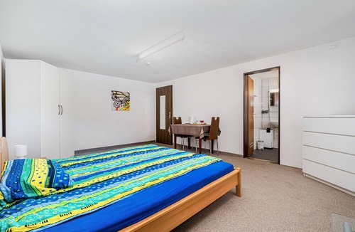 Badalona Bed & Breakfast | Charming bed & breakfast in delightful Badalona with AC, WiFi