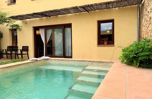 Castellet House | Charming townhouse with private pool close to Barcelona