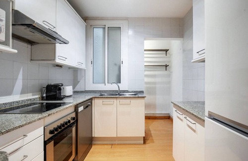 Les Corts Apartment | Chic Les Corts XBR w/Elevator & Washer, by Blueground