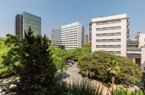 Les Corts Apartment | Chic Les Corts XBR w/Elevator & Washer, by Blueground