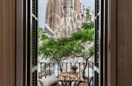 La Sagrada Familia Apartment | Click&Flat Gaudi Dream II