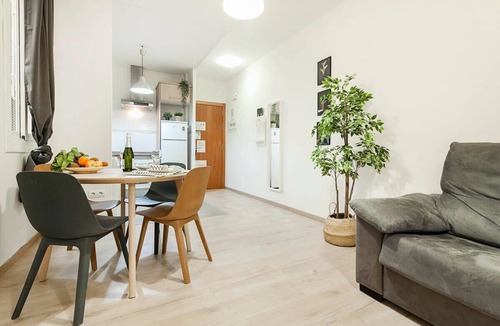 El Parc i la Llacuna del Poblenou Apartment | Comfortable 3BD in Poblenou next to the beach for Families