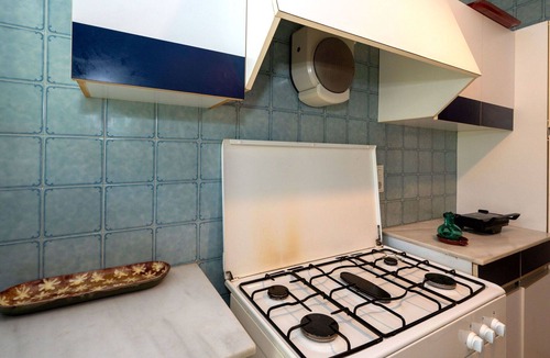 Sant Vicenc de Montalt Apartment | Cosy apartment for 5 guests with pool, TV, balcony and parking