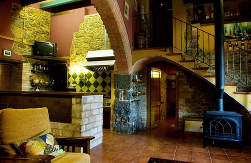 Santa Maria de Besora Cottage | Cottage with pool near Barcelona