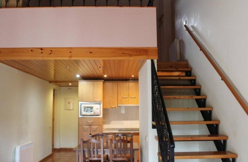 Sant Salvador de Guardiola Apartment | Country House 'Set Rengs 2' with Lake View, Shared Pool and Wi-Fi