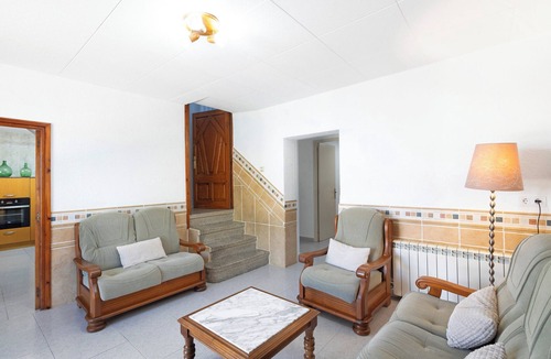 San Martin Sarroca House | Country House 'Cal Peret Miquelet' with Mountain View, Private Pool and Wi-Fi