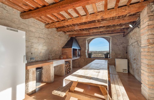 Casserres House | Country House 'Cal Cirera' with Mountain View, Wi-Fi and Air Conditioning