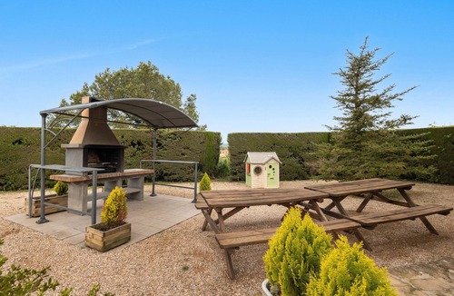 Cardona House | Country House 'Cal Miró Nou' with Mountain View, Wi-Fi and Air Conditioning