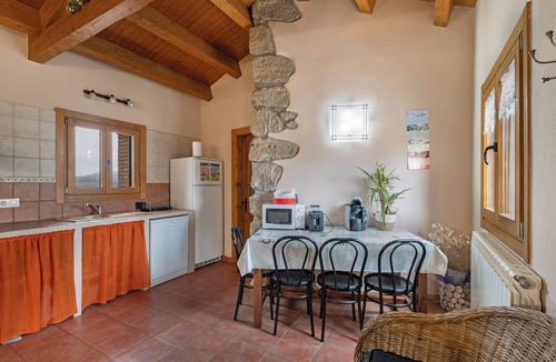 Casserres House | Country House 'Cal Torrentí' with Mountain View, Private Pool and Wi-Fi