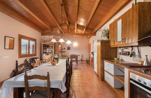 Casserres House | Country House 'Cal Torrentí' with Mountain View, Private Pool and Wi-Fi