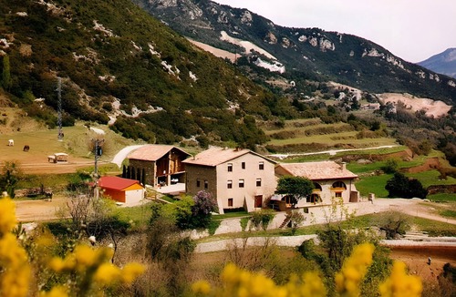 Berga House | Country House 'Cobert De Vilaformiu' with Mountain View, Shared Pool and Private Terrace
