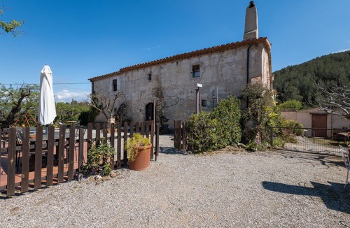 Gelida House | Country House 'Emilli' with Mountain View, Wi-Fi and Air Conditioning