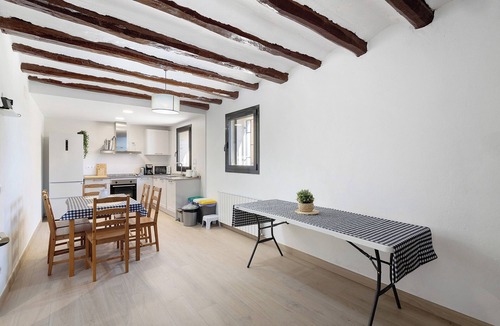 Argencola Villa | Country House 'Mas Françó' with Mountain Views, Wi-Fi and Air Conditioning