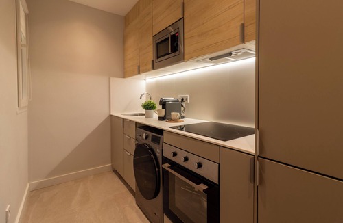 El Clot Apartment | Cozy 2-bedroom apartment in welcoming Barcelona with AC, WiFi