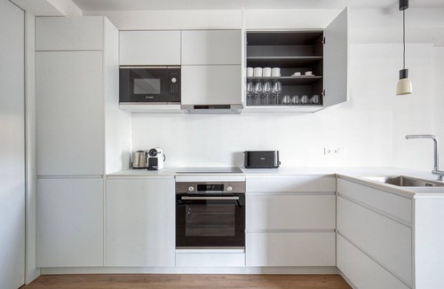Sarria Apartment | Delightful Sarrià 3BR, w/Doorman & Fresh Renovation, by Blueground