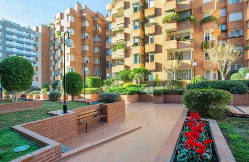 Sarria Apartment | Delightful Sarrià 3BR, w/Doorman & Fresh Renovation, by Blueground