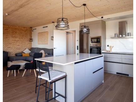 Santpedor Apartment | EAGLE'S NEST