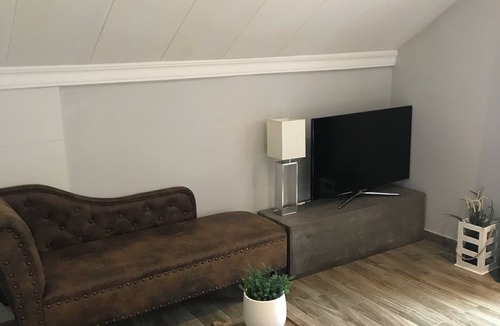 Torrelles de Llobregat Hotel | El Petit Mirador