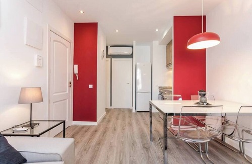 Collblanc y La Torrassa Apartment | Elegant and luxurious interior designed apartment, perfect for those who are in search of the finer things in life.