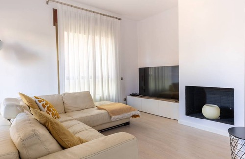 La Maternitat i Sant Ramon Apartment | 145 m² Apartment ∙ 4 bedrooms ∙ 6 guests