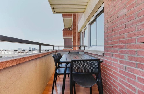 La Maternitat i Sant Ramon Apartment | 124 m² Apartment ∙ 3 bedrooms ∙ 5 guests