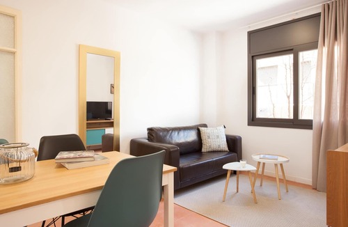 El Port Apartment | Europa Fira Apartment 22