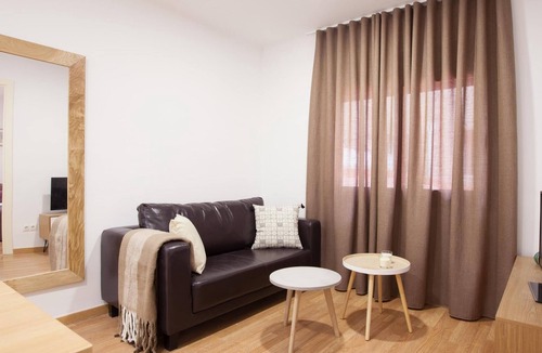 El Port Apartment | Europa Fira Apartment 32