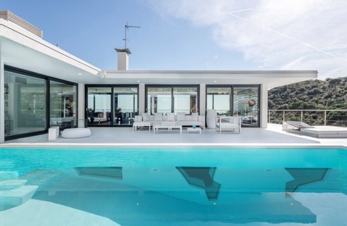 Mas Ram Villa | Exclusiva villa de lujo en Barcelona