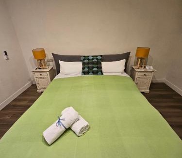 Gothic Quarter Apartment | Family Flat Near Ramblas BCN 5 rooms