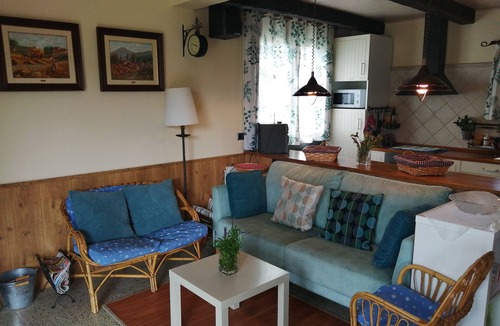 Vilada Cottage | Family Rural Accommodation with garden for 4 or 6 people