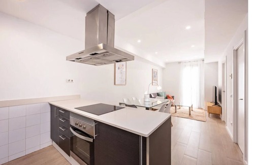 Gothic Quarter Apartment | Fantastic GroupFlat: 9-Bedrooms, 6-Bathrooms for 18 people in Central Barcelona!
