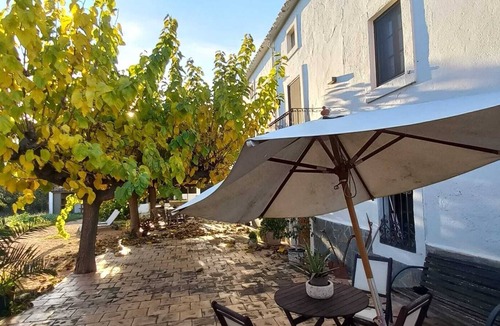 San Martin Sarroca Cottage | Field and Vine Shelter