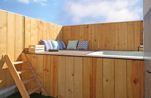 Collblanc y La Torrassa Villa | Fridays Flats Casa Lemonade