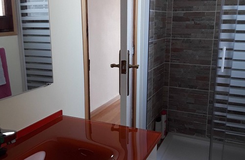 Masnou Condo | Full floor, in front of the Mediterranean Sea. Central to 5 "