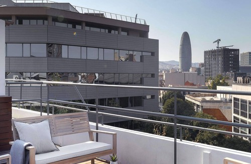El Parc i la Llacuna del Poblenou Apartment | Grand Oasis | Bright 2 Bedroom in Poble Nou