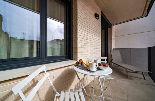 Collblanc y La Torrassa Apartment | Habitat Apartments Teatre 21