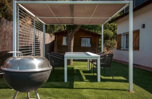 Sant Cebria de Vallalta House | Hauzify I Casa Montjuïc