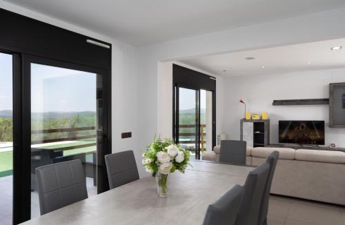 Fogars de la Selva Villa | Hauzify I Villa Velaz