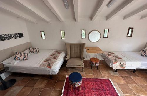 Vallromanes House | Hidden Garden Haven for 7 People