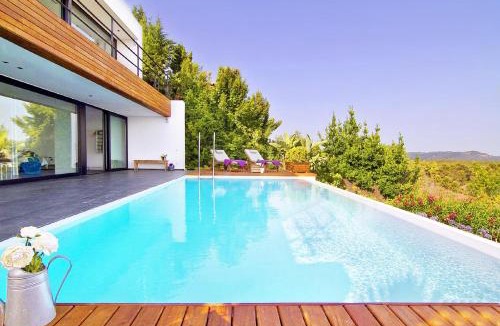 Fontpineda House | Holiday Home Alexander Plana