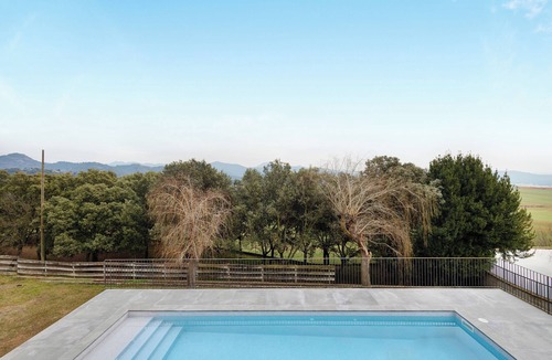 Avia House | Holiday Home 'Casanova De Noet' with Private Pool, Private Terrace and Wi-Fi