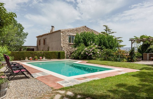 Castellet i la Gornal House | Holiday Home 'Romegosa Benestar' with Mountain Views, Wi-Fi and Air Conditioning