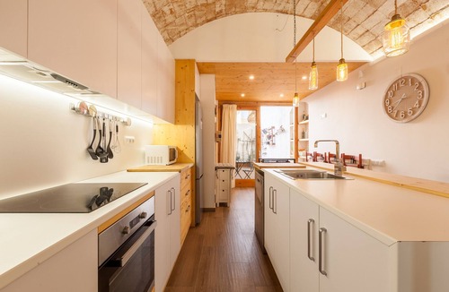 Arenys de Mar House | Holiday Home 'Sant Rafel House' with Private Terrace and Wi-Fi