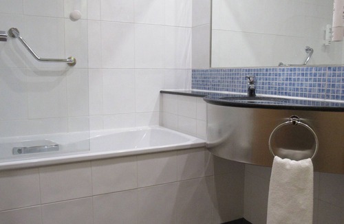 Sant Cugat del Valles Hotel | Holiday Inn Express Barcelona - Sant Cugat by IHG