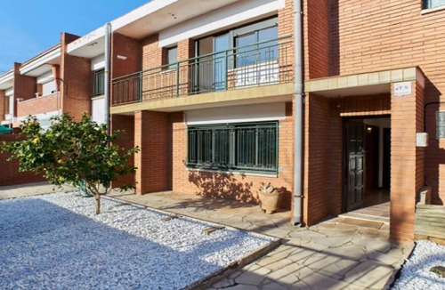 Esparraguera House | HOLIDAYS DOMUS IANO, for short, medium and long stay. (min 2 nights)